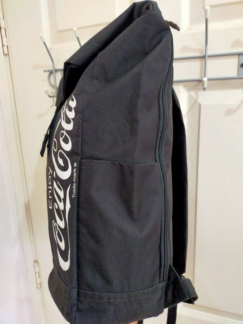 Coca-Cola Backpack (Category: Backpacks) located in Ipoh. Submitted by tokeybagbundle79 (Listing ID 1462076216, Image 3). Description: Item selected bundle Korea n Japan Condition cantik dan Bersih Postage semenanjung RM 10 Self collect ipoh .