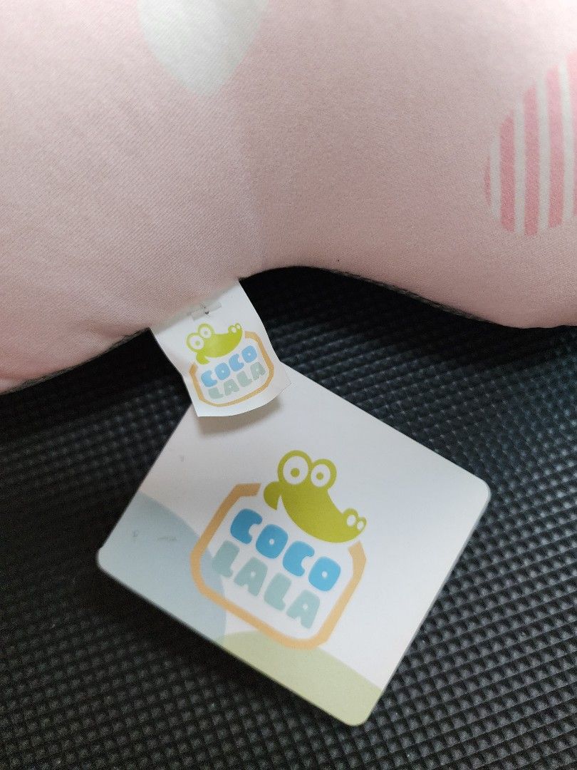 Coco Lala Newborn Bath Pillow Cloud Shape Pink (Category: Bedding & Towels) located in Manila. Submitted by iiivvvyyy02127 (Listing ID 1462187450, Image 2). Description: .