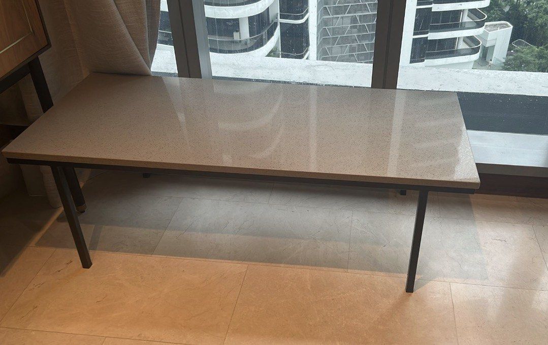 Coffee table (Category: Tables & Sets) located in Singapore. Submitted by marie16 (Listing ID 1462092813, Image 1). Description: .