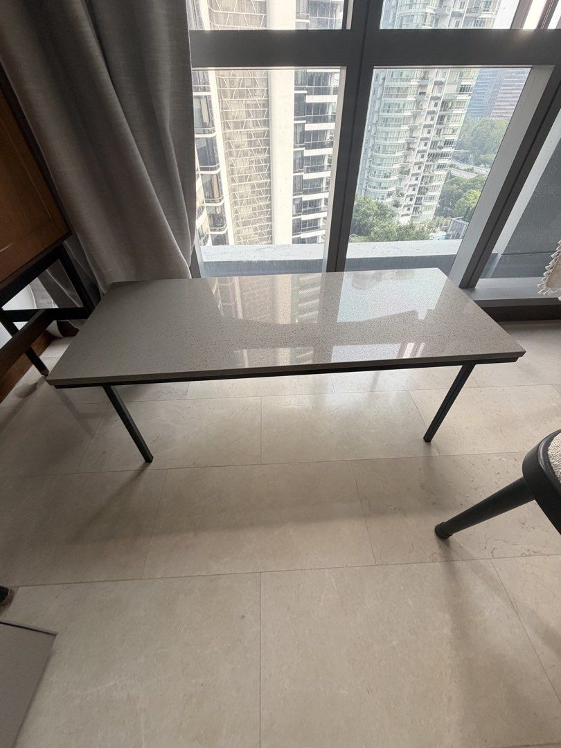 Coffee table (Category: Tables & Sets) located in Singapore. Submitted by marie16 (Listing ID 1462092813, Image 3). Description: .
