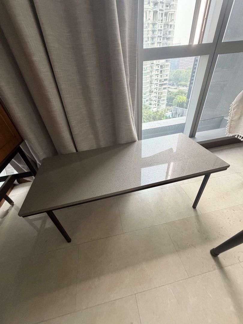 Coffee table (Category: Tables & Sets) located in Singapore. Submitted by marie16 (Listing ID 1462092813, Image 2). Description: .