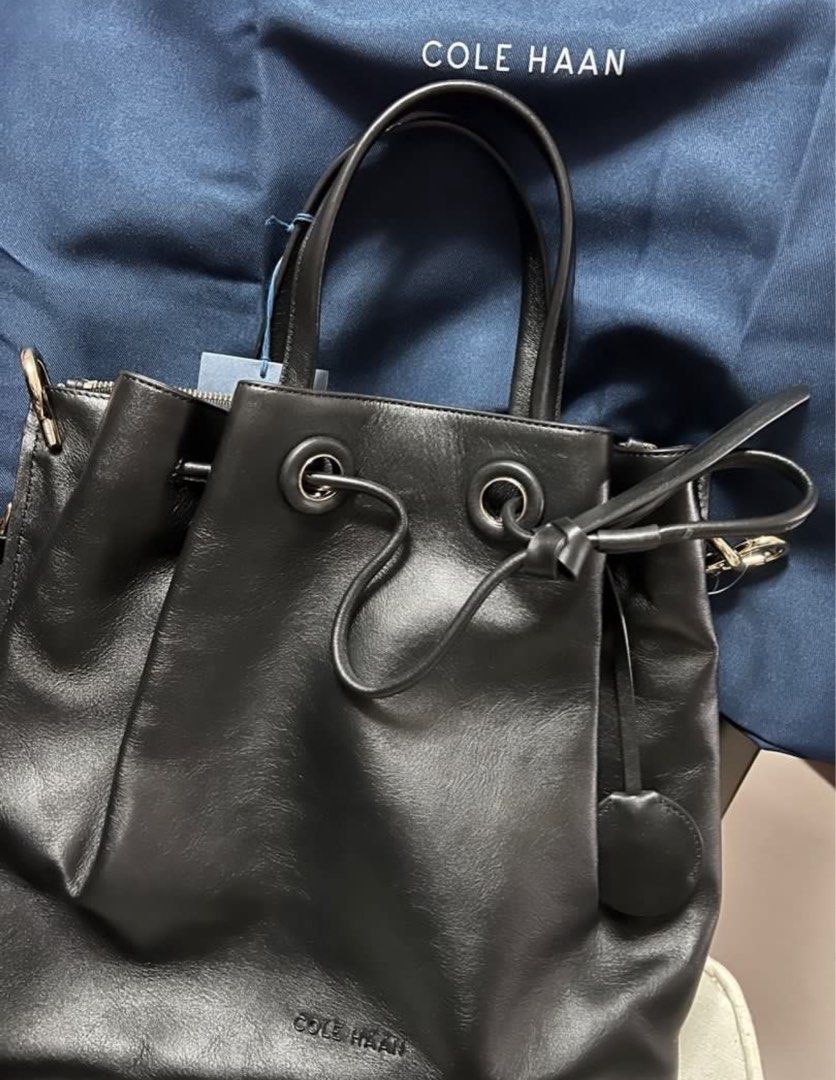 Cole Haan Grand Series (Category: Cross-body Bags) located in San Juan City. Submitted by sundayshorty (Listing ID 1462237742, Image 1). Description: Brand new with dust bag Loc : San Juan City.