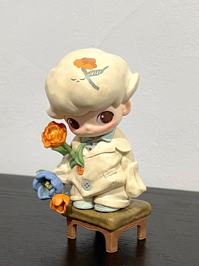 COLLECTIBLE | Official DIMOO WORLD The Missing Day Collection, Blooming Button (Category: Designer & Blind Box Toys) located in Manila. Submitted by truly_moni (Listing ID 1462095509, Image 2). Description: FINAL PRICE! ₱600 original box | with card! hi hi hello and welcome to my little shop :> I sell pre-loved items that are in great condition, hoping to find new loving owners for them :D NOTE: shipping fee will be shouldered by the buyer! ^^.