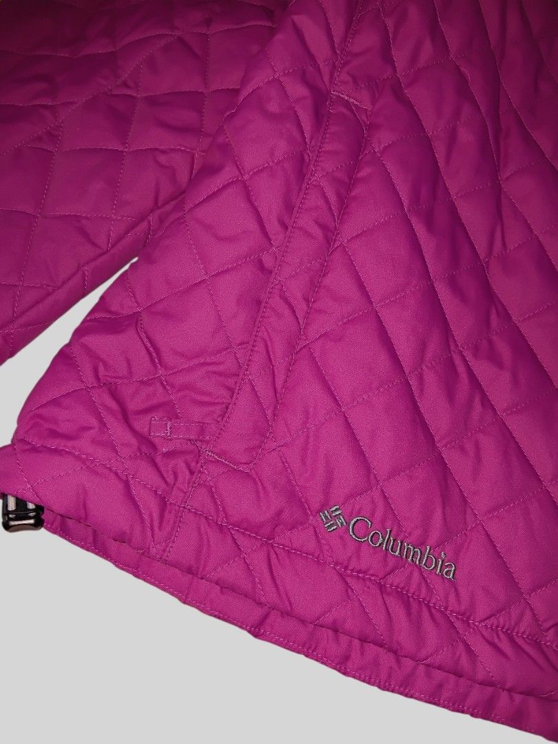 Columbia (Category: Coats, Jackets and Outerwear) located in Malasiqui. Submitted by v.hype (Listing ID 1462040549, Image 3). Description: Columbia size: large on tag dimension: 20w 25L excellent condition no issue price: 1000 pesos+ ship.