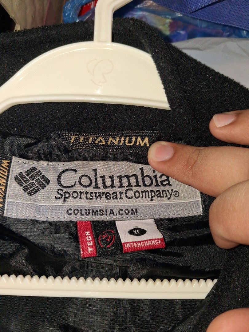 Columbia Jacket (Category: Activewear) located in Manila. Submitted by youngmetro323 (Listing ID 1462150922, Image 2). Description: .