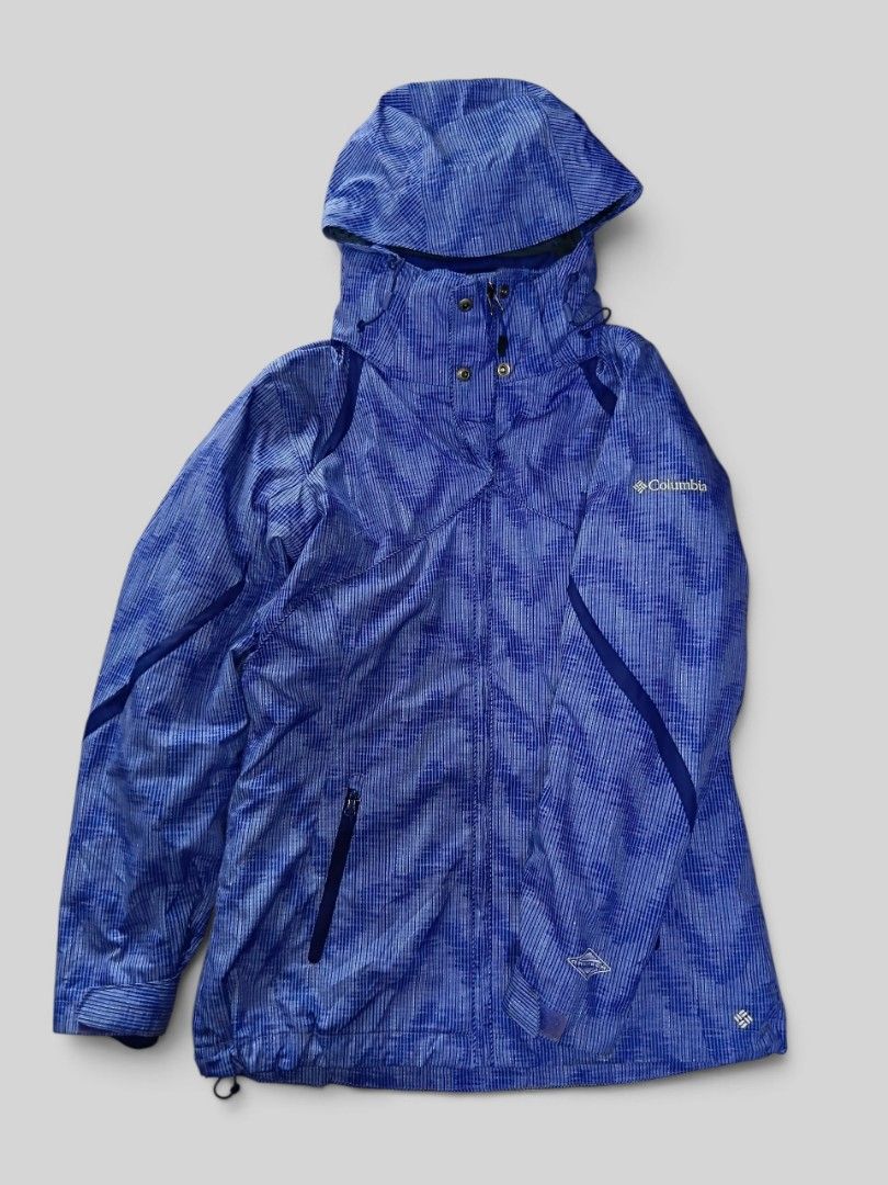 Columbia Omni tech waterproof breathable (Category: Coats, Jackets and Outerwear) located in Malasiqui. Submitted by v.hype (Listing ID 1462045096, Image 1). Description: Columbia Omni tech waterproof breathable size: small on tag dimension: 19w 26L excellent condition no issue price : 1500 pesos + ship.