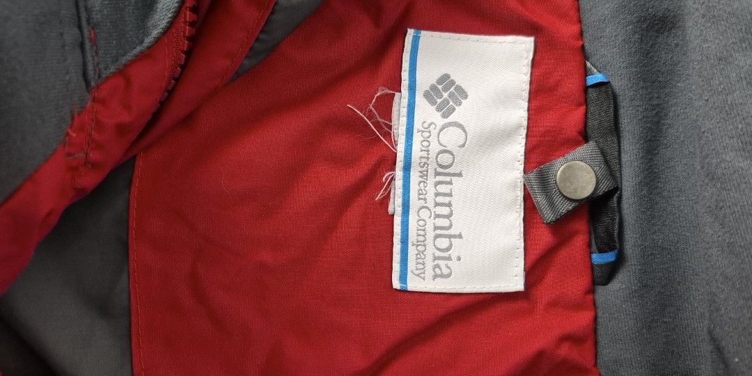 Columbia Red Lightweight Waterproof Jacket (Category: Coats, Jackets and Outerwear) located in Taguig. Submitted by regimennn (Listing ID 1462163630, Image 2). Description: - Lightweight and waterproof Columbia jacket rain jacket. - Missing packable hood. Very negotiable - Dimensions 21 x 27 .