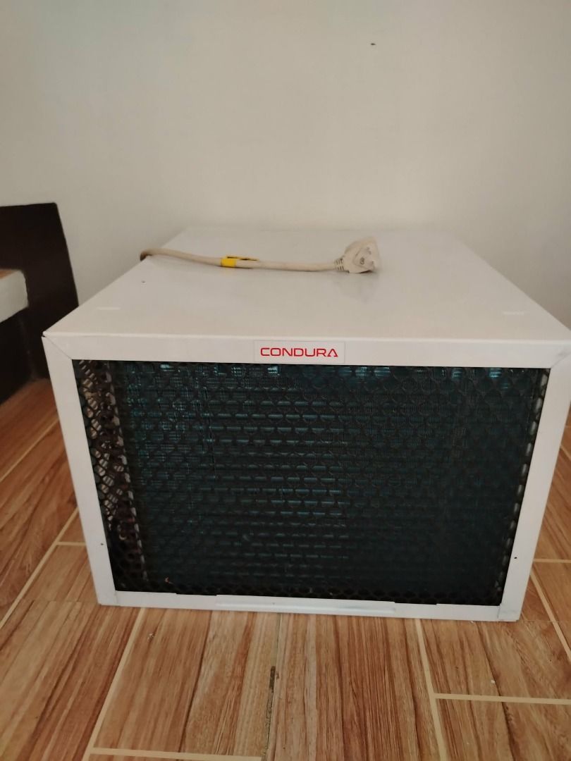 Condura Window Type Aircon (Category: Air Conditioning and Heating) located in Paranaque City. Submitted by kayegrz (Listing ID 1462080419, Image 3). Description: - 0.75 HP - Non-inverter - Window Type - White Casing - Manual.