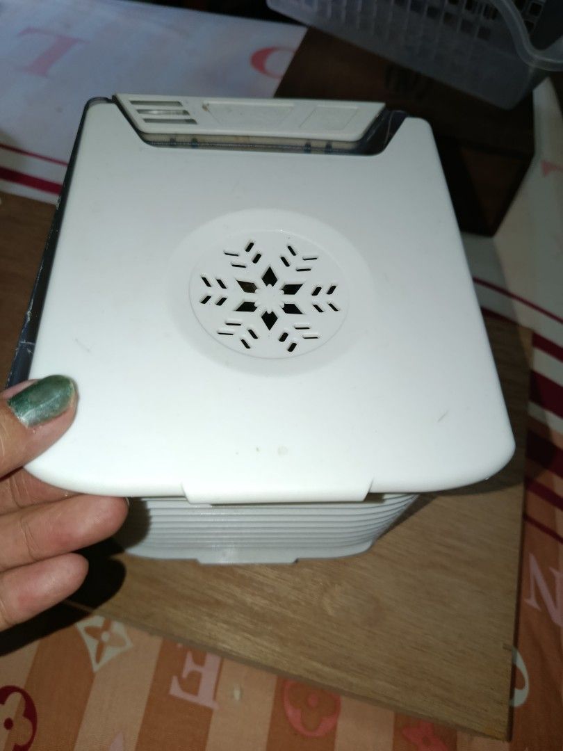 Cooler fan: put ice in water (Category: Fans) located in Quezon City. Submitted by kristal68 (Listing ID 1462039395, Image 2). Description: I cannot find the cord! used 5 times only.