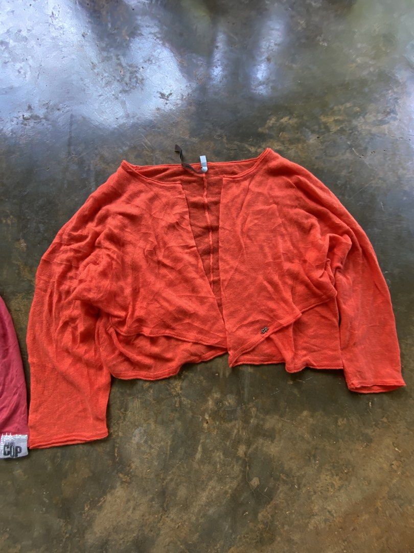 Cop Copine Tops Bundle (Category: Others Tops) located in Dapitan. Submitted by bolandojh07634 (Listing ID 1462051242, Image 3). Description: Both fits xs to small No Issue Complete tags.