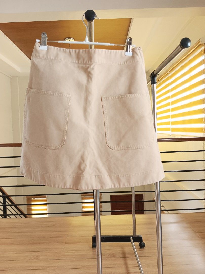 COS- Two pocket skirt (Category: Skirts) located in Manila. Submitted by yraeclub (Listing ID 1462072228, Image 2). Description: brand: cos once used (nick wilde costume for department xmas party) ♡ size: S-M.