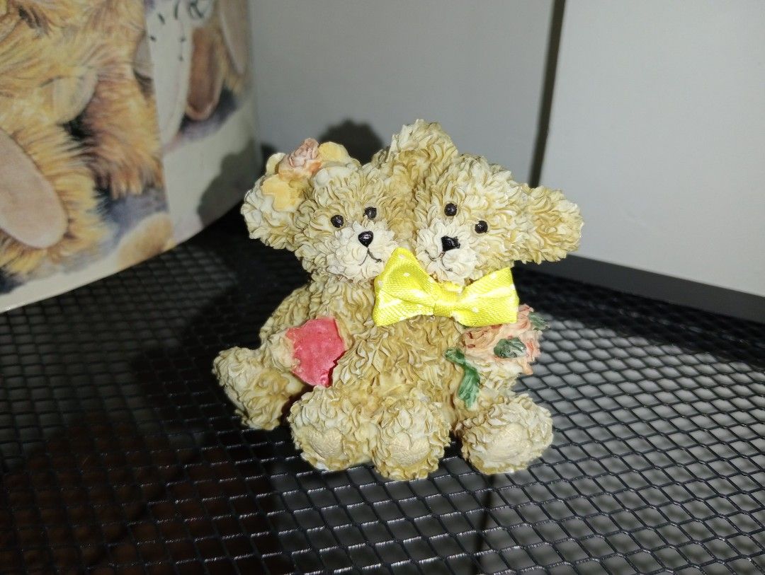 COUPLE BEAR (MISSING YUNG HEART, WITH CHIPS) (Category: Other Home Decor) located in Kawit. Submitted by gieclutter (Listing ID 1462042220, Image 1). Description: Flakers and joy reservers are 𝗻𝗼𝘁 𝗮𝗹𝗹𝗼𝘄𝗲𝗱 Actual photos, sized precisely Verify item's dimensions first All sales are final—no returns, exchanges, or refunds 𝗖𝗢𝗡𝗗𝗜𝗧𝗜𝗢𝗡: ・𝗔𝗦 𝗜𝗦 (for display purposes) ・ has chips and paint chips on the textured fur, the bear on the 