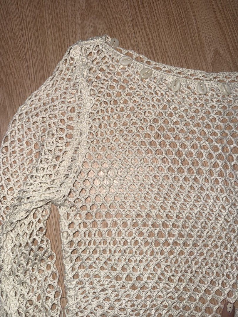 Cover up - net with shells / trendy 2026 (Category: Bikinis & Swimsuits) located in Manila. Submitted by khyscloset (Listing ID 1462158302, Image 3). Description: - bought for P550, never used - fits XS-M.