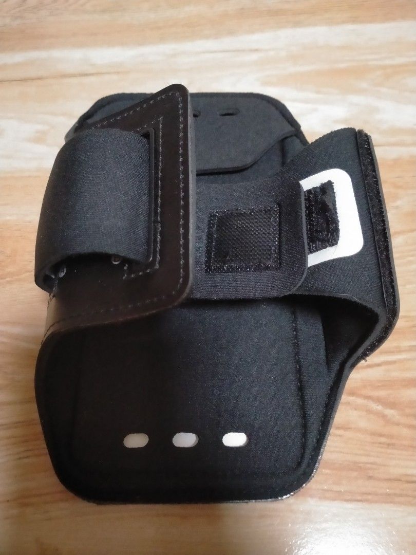 CRANE ARM BAND WITH LED LIGHT (Category: Other Sports Equipment and Supplies) located in Cabuyao City. Submitted by Bike_Clothing10 (Listing ID 1462061477, Image 3). Description: READ FIRST.. FOR SALE: CRANE PHONE CASE ARMBAND WITH LED LIGHT Brandnew With Led Light Suit for 5.5 inch phone size PRICE: 500 + SF -NO COD/COP- PICK UP OR SHIPPING ONLY LOC: Cabuyao Laguna 📩PM FOR INQUIRIES... -Thanks-.