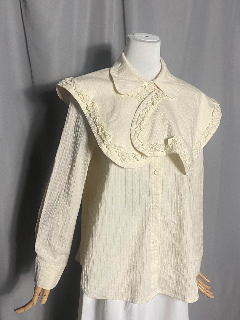 Cream Long sleeves with Big Collar (Category: Longsleeves) located in Las Pinas. Submitted by ipickyou (Listing ID 1462189875, Image 2). Description: Unwashed Condition: 10/10 𝗠𝗲𝗮𝘀𝘂𝗿𝗲𝗺𝗲𝗻𝘁𝘀 𝘄𝗵𝗲𝗻 𝗹𝗮𝗶𝗱 𝗳𝗹𝗮𝘁: -Shoulder to shoulder: 14” -Armpit to armpit: 19 1/2” -Length: 23” .