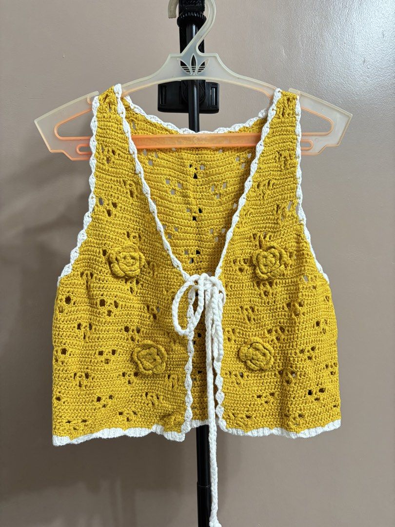 CROCHET VEST - CIDER (Category: Sleeveless) located in Batangas. Submitted by nishiaoui_04 (Listing ID 1462144169, Image 2). Description: Condition: Good condition 📌 No visible major stains or damage 📌 Actual item is shown in the photos 📌 Size Xs - Small 📌 Brand New (never been worn) 📌 From Cider 💌 Message me for measurements or additional photos! RFS: decluttering / no longer used.