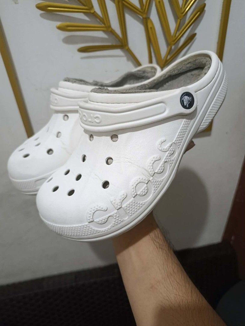 Crocs womens 9 (Category: Slippers and slides) located in Mandaluyong City. Submitted by kasoysoythrift28 (Listing ID 1462088021, Image 2). Description: w9 m7.