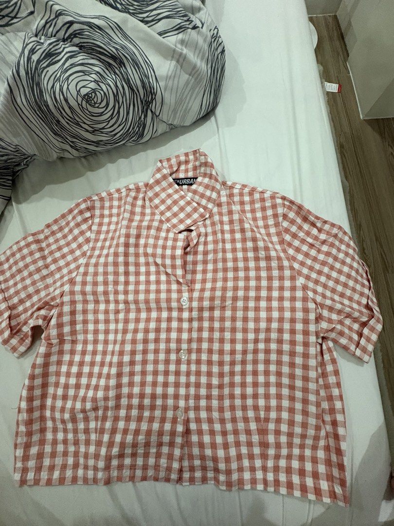 Crop tops (Category: Shirts) located in Cainta. Submitted by emmagirl29 (Listing ID 1462188396, Image 3). Description: Take ALL 7 Assorted tops. Mostly crop tops. Some used 1x, some fitted and stored only. Fits small-large I’m usually a small-med frame but i usually upsize because my torso is long so i choose a size bigger to have a longer length. Or using it as cardigan. No body odor!‼️ Pls manage expectations as im selling it low already. Some 