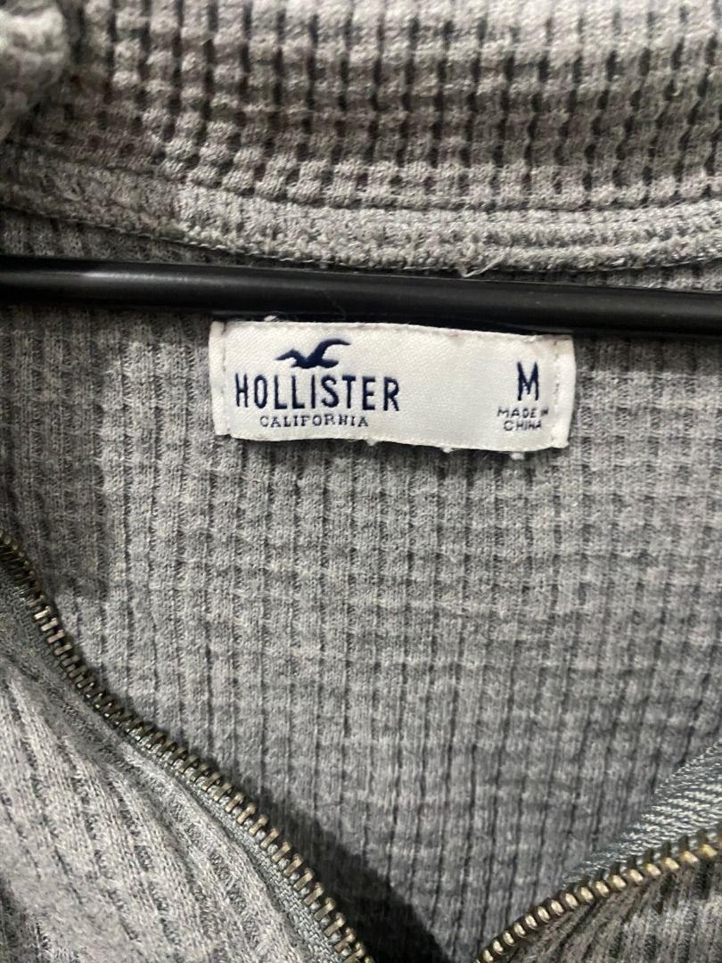 cropped hollister sweater (Category: Longsleeves) located in Quezon City. Submitted by kastiel00 (Listing ID 1462203309, Image 3). Description: small to large.