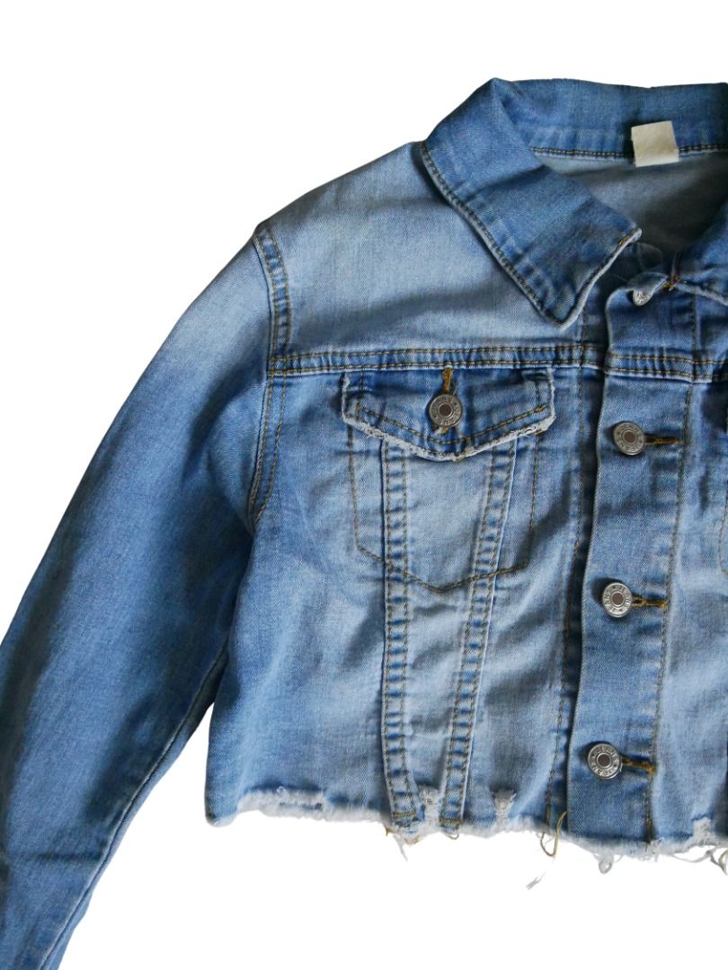 Cropped Light Blue Denim Jacket with Frayed Hem (Category: Coats, Jackets and Outerwear) located in Mandaluyong City. Submitted by heyhellohayes (Listing ID 1462171554, Image 3). Description: - Cute light blue cropped denim jacket - Distressed look with frayed hem - Long sleeves - Button-up front - Chest pockets - Perfect for casual streetwear - Fits XS to S 📸 Check the posted actual photos for details, prices, and sizes 🚫 Strictly: No cancella