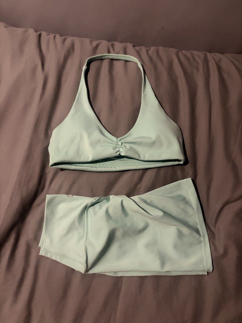 CSB clara + 5 inch shorts in mint (Category: Activewear) located in Quezon City. Submitted by shopsoph (Listing ID 1462146149, Image 2). Description: both in small purchased for ₱6500 from csb used less than 5x rfs: not my colour or style.