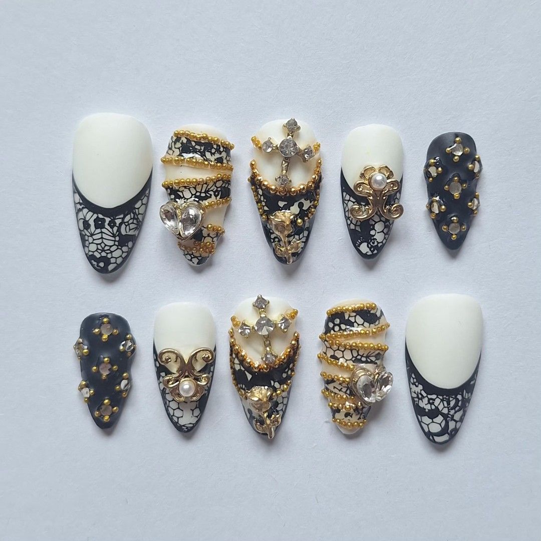 Custom press on nails (Category: Hands & Nails) located in Quezon City. Submitted by luxetips_pressph (Listing ID 1462043409, Image 1). Description: Custom Press On Nails for 250-350php Any shape and length message to order and for inquiries! Inclusions: 📌 Nail Prep Kit (Alcohol Pads, Cuticle Pusher, Nail File) 📌Jelly Glue 📌 Care Card 📌Press On Nails.