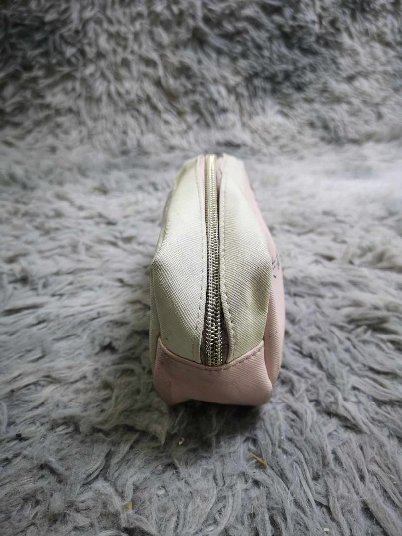 Cute Cream Zipper Closure Pouch (Category: Purses & Pouches) located in Santa Cruz. Submitted by jmy_surplus.2 (Listing ID 1462174286, Image 3). Description: Size ; L - 6 W - 8.4 Color ; Cream Type ; Pouch Brand ; No brand Material ; Synthetic Style ; Zipper Closure Pouch LR 129 JMY 1 Batch #221.