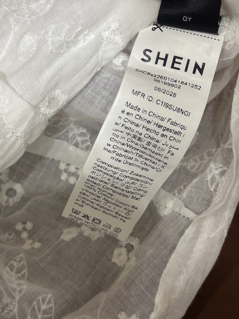 Cute Summer White Lacey Top (Category: Sleeveless) located in San Pedro. Submitted by declutterscore (Listing ID 1462206575, Image 3). Description: 🌸 White floral embroidered/lace top 🤍 Soft, feminine & dainty design 🎀 V-neckline with lace-trimmed details ✨ Selling because: wrong size .