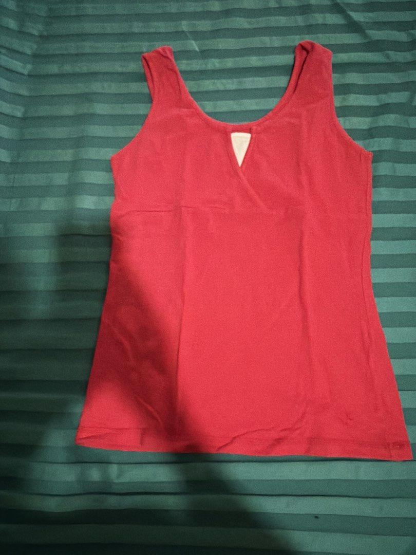 Danskin Now Active Tank Top Red Size S/CH (Category: Activewear) located in Las Pinas. Submitted by ces0427 (Listing ID 1462062564, Image 1). Description: - Red active tank top from Danskin Now - Size S/CH - Material: 95% cotton, 5% spandex - Features a small cutout detail at the neckline - Comfortable and breathable fabric - Ideal for workouts or casual wear.