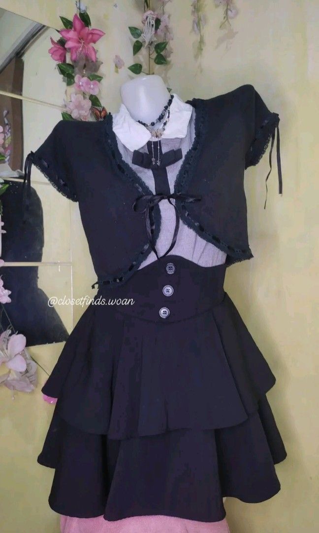 Dark Coquette 3in1 Set (Category: Sets or Coordinates) located in Manila. Submitted by woaannn (Listing ID 1462052914, Image 1). Description: Dark Coquette/Horror Protagonist Outfit 3in1 Set Self tie black bolero, gray sleeveless top and black double layer skirt with inner short Small-Med size Skirt size: 26-28 Length: 15.5 (with inner short) — payment first —orange app checkout (sf is cod).