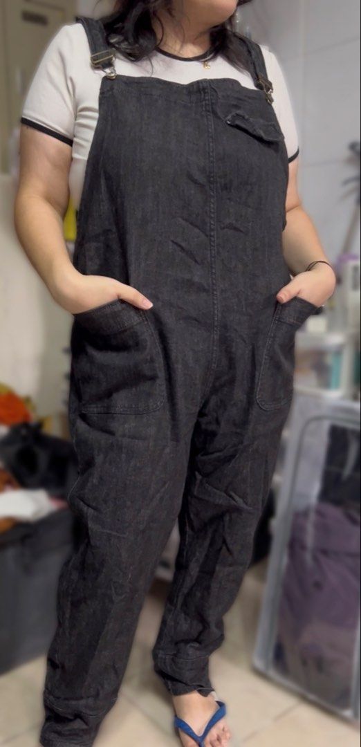 Dark Wash Denim Overalls Jumper (Category: Jumpsuits) located in Surigao. Submitted by boonz71_1971 (Listing ID 1462093209, Image 1). Description: Declutter Sale for PLuZ SiZe women - Width 21” Length 50” - Dark wash denim overalls - Adjustable straps for a perfect fit - Convenient front and back pockets - Side button closure - Comfortable and casual design - Versatile for everyday wear - Easy to pair with t-shirts or sweaters.
