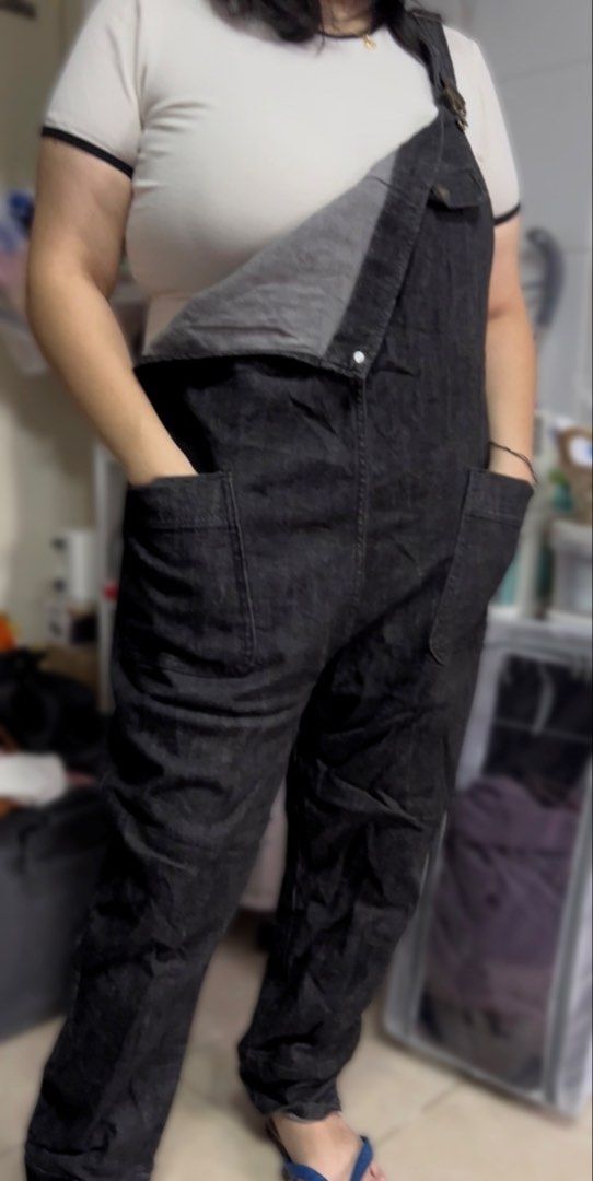 Dark Wash Denim Overalls Jumper (Category: Jumpsuits) located in Surigao. Submitted by boonz71_1971 (Listing ID 1462093209, Image 2). Description: Declutter Sale for PLuZ SiZe women - Width 21” Length 50” - Dark wash denim overalls - Adjustable straps for a perfect fit - Convenient front and back pockets - Side button closure - Comfortable and casual design - Versatile for everyday wear - Easy to pair with t-shirts or sweaters.