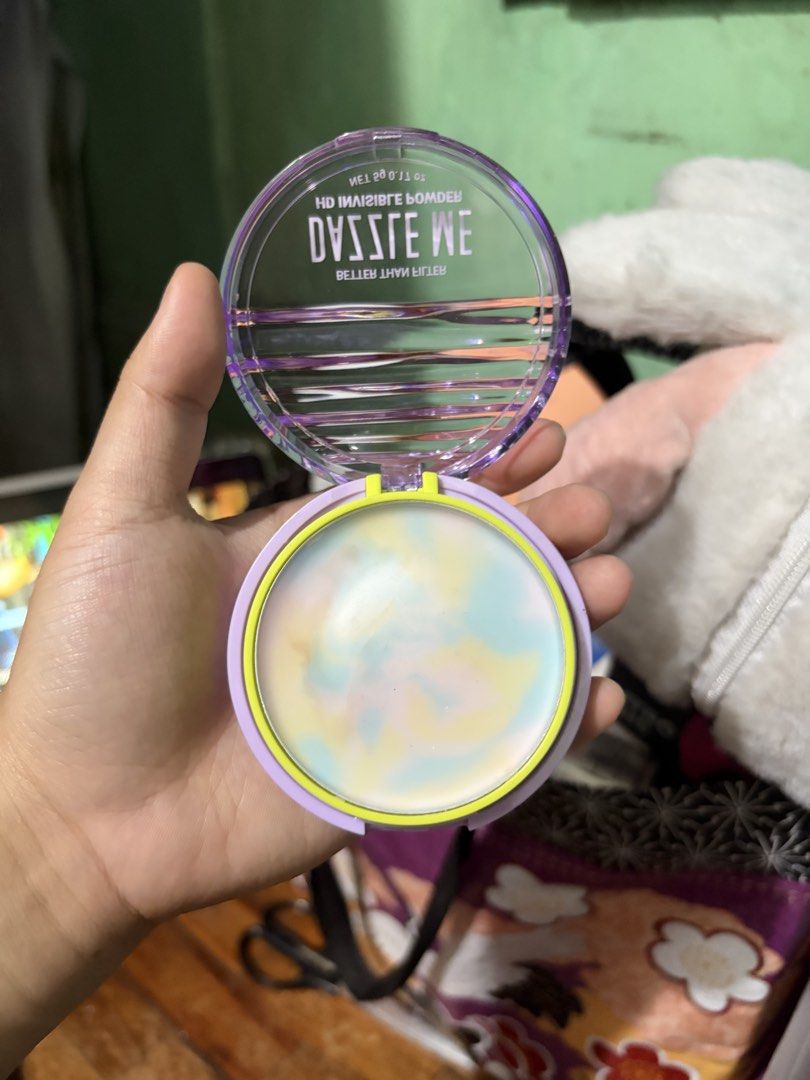 Dazzle Me HD Invisible Powder (Category: Makeup) located in Quezon City. Submitted by berrystrawng (Listing ID 1462104935, Image 2). Description: used once only rfs: affiliate.