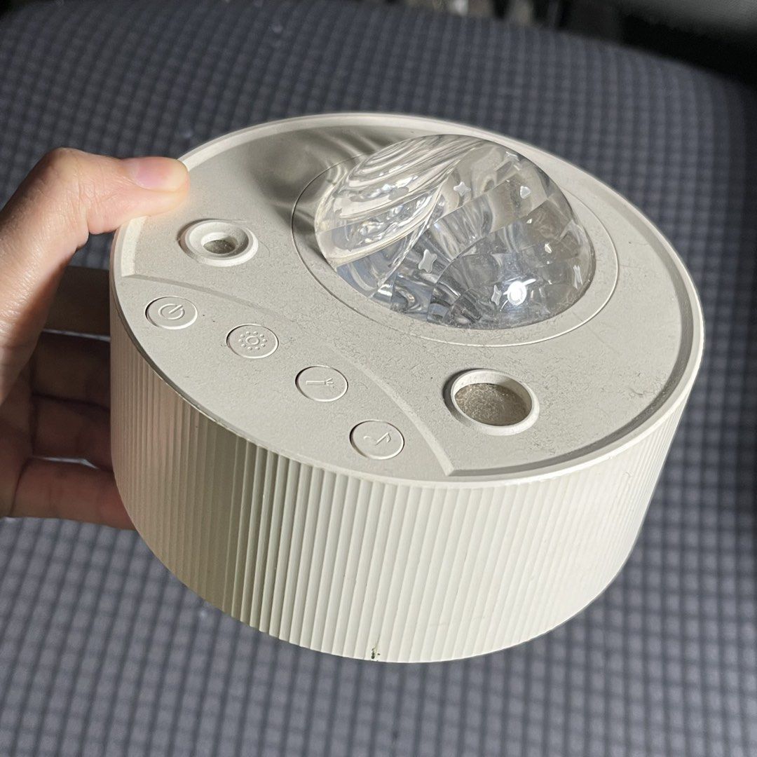 defective projector star moon and small projector light (Category: Lighting) located in Manila. Submitted by whiteforesttea178 (Listing ID 1462178824, Image 3). Description: for free po kapag bumili kayo sa shop ko ng isang item defective not working baka gusto niyo paayos.