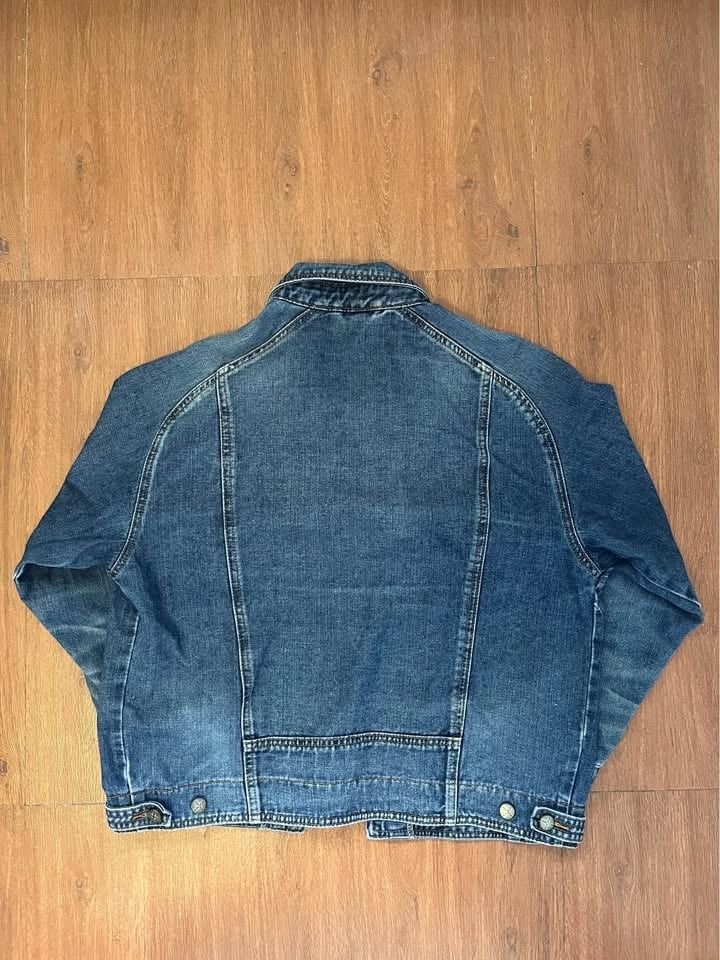Denim Jacket (Category: Coats, Jackets and Outerwear) located in Manila. Submitted by mark_trapero (Listing ID 1462184619, Image 2). Description: Denim Jacket Dimes: 21x25 (L on tag) No Issues 600 Meetups around Manila only Shipping thru Lalamove (shouldered by buyer).