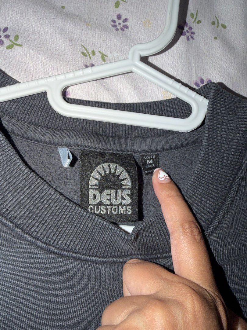 Deus Ex Machina Shield GD Crew – Black (Category: Luxury Apparel) located in Lipa City. Submitted by nicaching (Listing ID 1462181056, Image 2). Description: 🖤 FOR SALE | DEUS EX MACHINA SHIELD GD CREW Deus Ex Machina Shield GD Crew – Black • Size: M (US) / L (Asia) • Color: Black • Condition: Brand new / tried on only • Complete original tags • Authenticity details/CertEye QR shown in photos • Original retail: A$149.99 (~₱6,700) • Selling price
