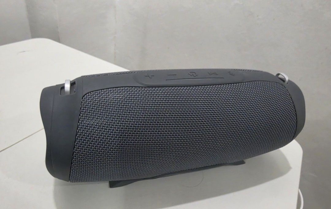 Devant Sonique Surf Speaker (Category: Soundbars, Speakers & Amplifiers) located in Alfonso. Submitted by mememo31 (Listing ID 1462222927, Image 1). Description: Devant Sonique Surf Speaker Original Price: Php 7k+ Selling: Php 4k Unit Only Pick up: Concepcion Uno, Marikina .