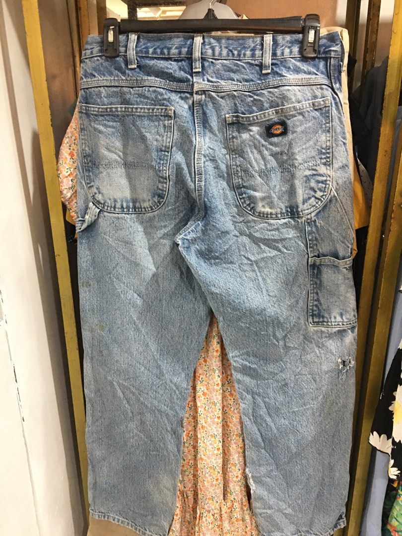 Dickies Denim Carpenter Jeans 34x30 (Category: Jeans) located in Caloocan City. Submitted by lourdma (Listing ID 1462064633, Image 3). Description: - Classic Dickies Carpenter Jeans - Light Wash Denim - Size: 34 Waist, 30 Inseam - Button Fly Closure - Multiple Pockets (ideal for tools/essentials) - Vintage wear and tear (adds character) - Suitable for workwear or casual outfits.