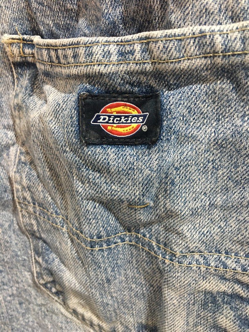 Dickies Denim Carpenter Jeans 34x30 (Category: Jeans) located in Caloocan City. Submitted by lourdma (Listing ID 1462064633, Image 1). Description: - Classic Dickies Carpenter Jeans - Light Wash Denim - Size: 34 Waist, 30 Inseam - Button Fly Closure - Multiple Pockets (ideal for tools/essentials) - Vintage wear and tear (adds character) - Suitable for workwear or casual outfits.