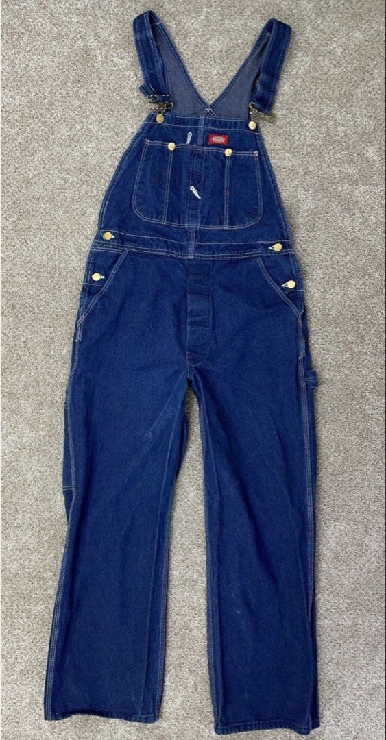 Dickies Denim Carpenter Jumper (Category: Jeans) located in General Tinio. Submitted by strawberrieees (Listing ID 1462185813, Image 1). Description: -waist: 32 -Length from waist: 41 -FIXED PRICE: PRICE + SF‼️ -Pwede sa Men or Women -MOP: Gcash -J&T ONLY.