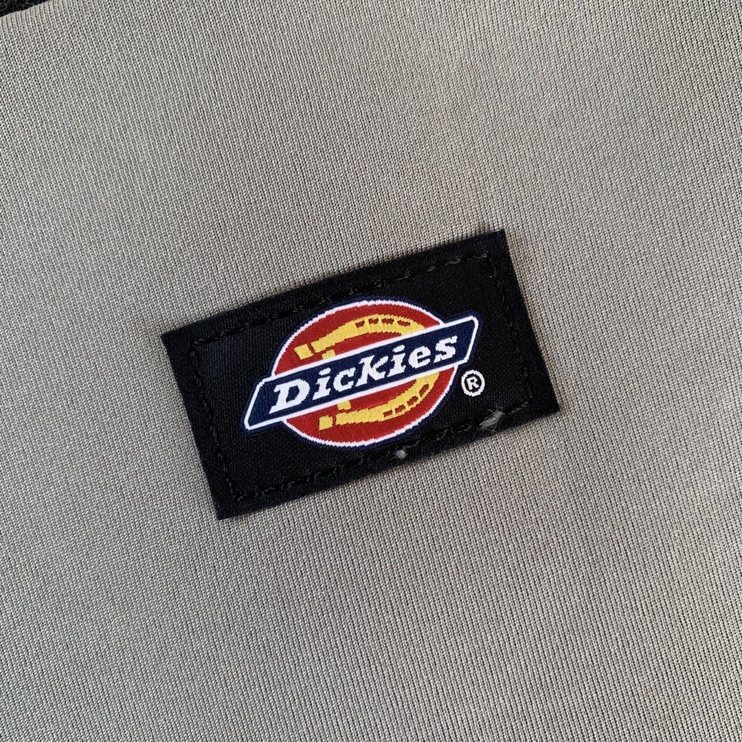Dickies Laptop Bag (Category: Laptop Bags & Sleeves) located in Mendez-Nunez. Submitted by anikkoyan (Listing ID 1462096398, Image 3). Description: Dickies Laptop Bag Width: 14.5 Length: 10.5 - Well used - need wash 299 + sf.