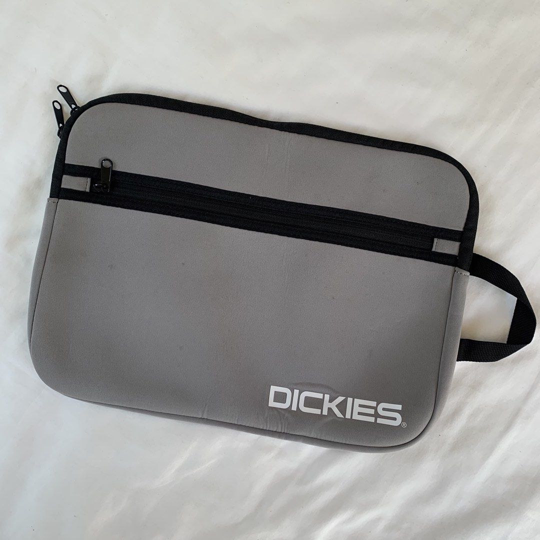 Dickies Laptop Bag (Category: Laptop Bags & Sleeves) located in Mendez-Nunez. Submitted by anikkoyan (Listing ID 1462096398, Image 1). Description: Dickies Laptop Bag Width: 14.5 Length: 10.5 - Well used - need wash 299 + sf.