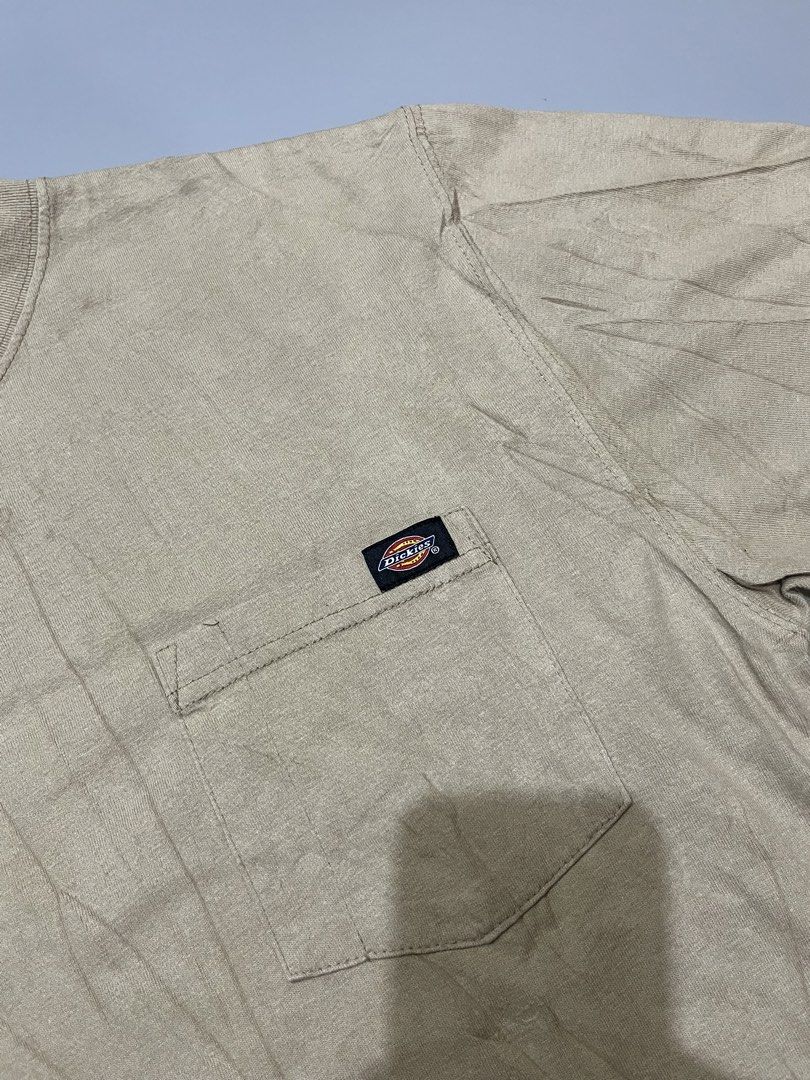 Dickies Tan Pocket T-Shirt Size M (Category: Tshirts & Polo Shirts ) located in Manila. Submitted by jorgemabelin2001 (Listing ID 1462051221, Image 2). Description: - Classic tan pocket tee from Dickies. - Made of 100% durable cotton. - Features iconic Dickies logo patch on chest pocket. - Comfortable and perfect for everyday wear. - Size: Medium (M) -Dimes 20.5x29.