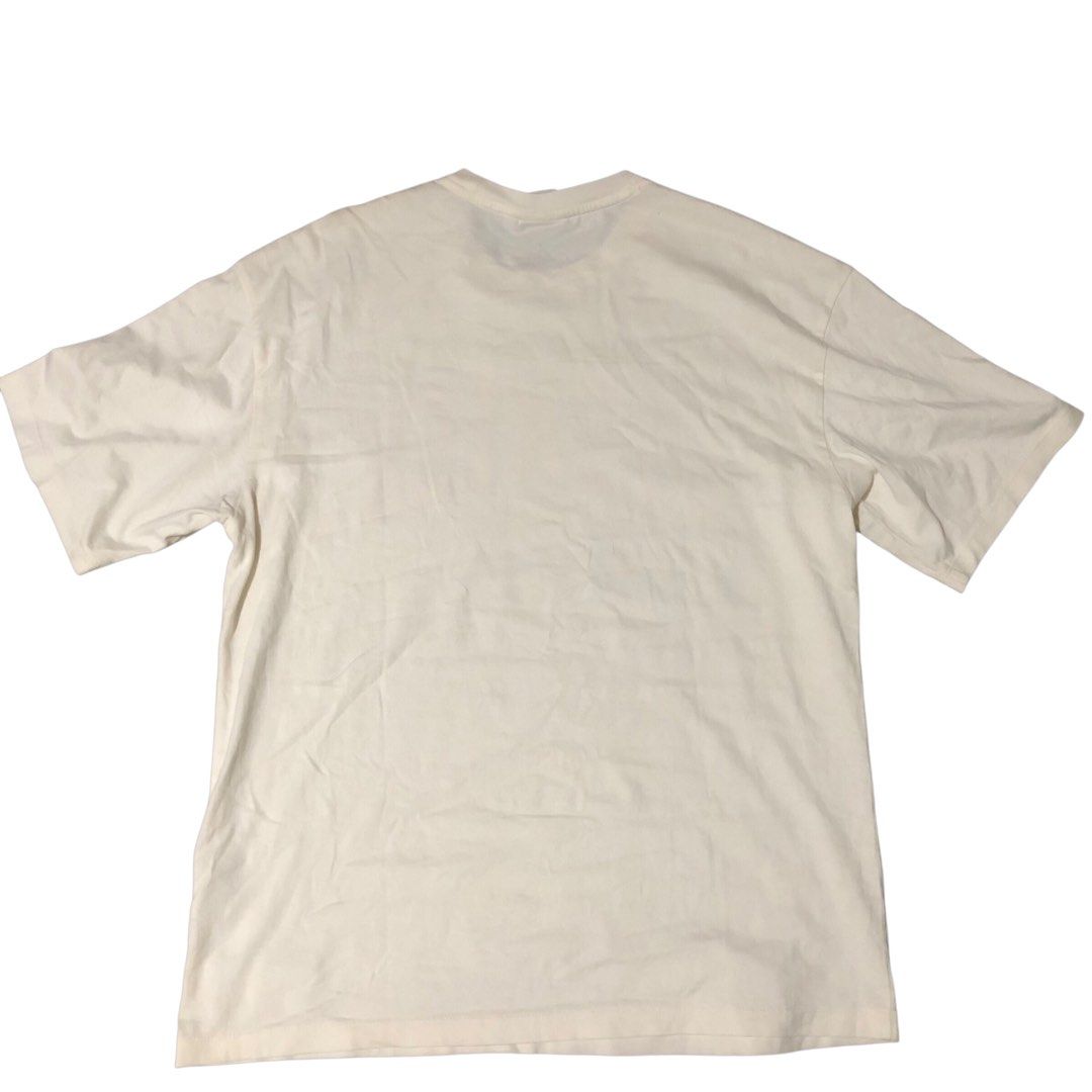 Dickies Texas 1922 (Category: Tshirts & Polo Shirts ) located in Manila. Submitted by thriftlangs_ig (Listing ID 1462233723, Image 2). Description: Issue: need wash 📏Measurements: L: 27 3.8 W: 21 S: M 5’0 Model Condition 8/10 Dm if interested📥.
