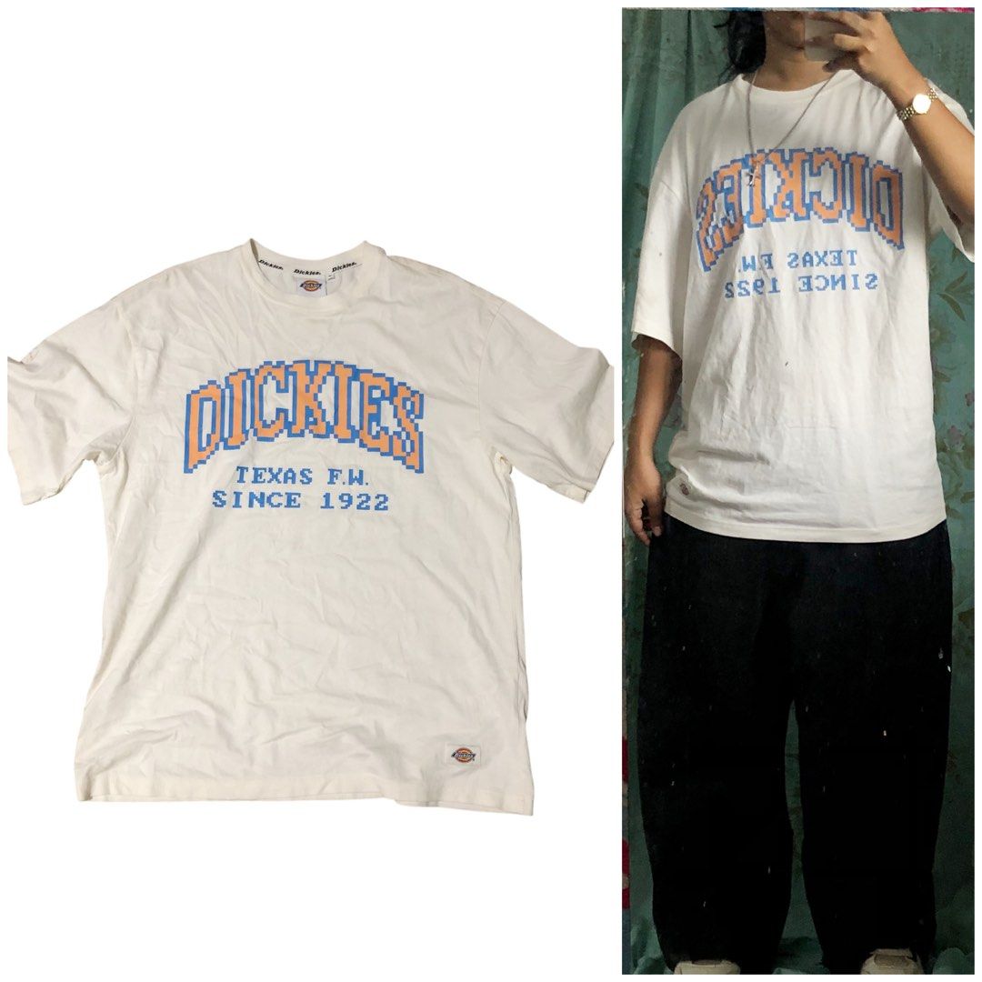Dickies Texas 1922 (Category: Tshirts & Polo Shirts ) located in Manila. Submitted by thriftlangs_ig (Listing ID 1462233723, Image 1). Description: Issue: need wash 📏Measurements: L: 27 3.8 W: 21 S: M 5’0 Model Condition 8/10 Dm if interested📥.