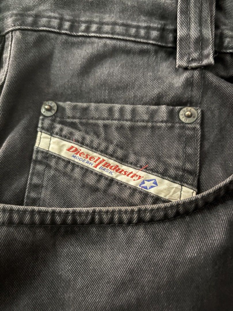 Diesel Basic Jeans Black Size 36 Made in Italy (Category: Jeans) located in Makati City. Submitted by rare_thrift_stuff (Listing ID 1462091190, Image 3). Description: - Authentic Diesel Basic Jeans - Size: 36 - Color: Black - Made in Italy - Classic denim style - Features signature Diesel Industry pocket detail - Ideal for everyday wear.