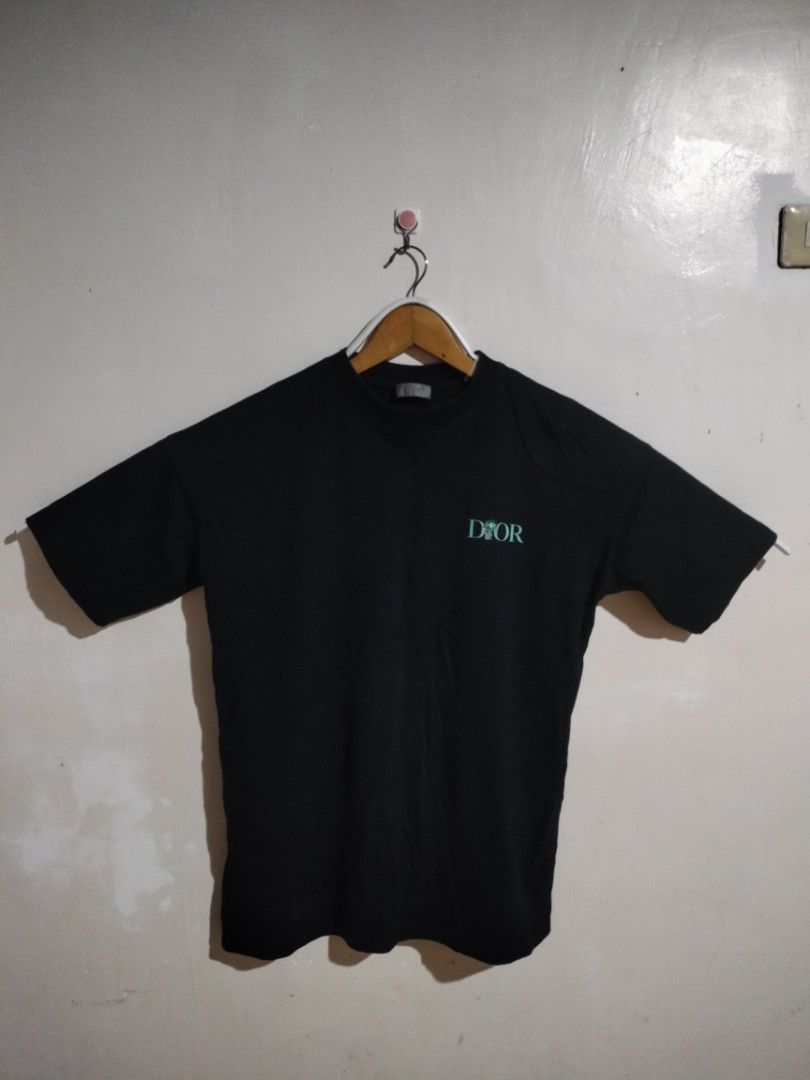 DIOR (Category: Tshirts & Polo Shirts ) located in Calbayog City. Submitted by mr.thrifter_ph. (Listing ID 1462190935, Image 2). Description: 🏷️ DIOR - SMALL (pasok sa LARGE) - width 22 - length 28 - Good Condition - colorrate 9/10 - No issue.