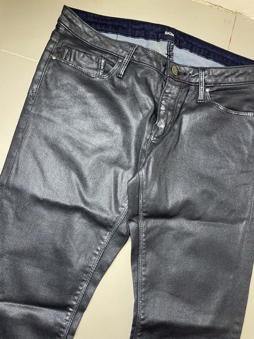 Dior Homme Alternative Slim Jeans (Category: Jeans) located in Manila. Submitted by jarchive (Listing ID 1462144772, Image 2). Description: - Excellent condition - Size 29 - Thigh 8 - Length 41 MOP: GCASH 📩.