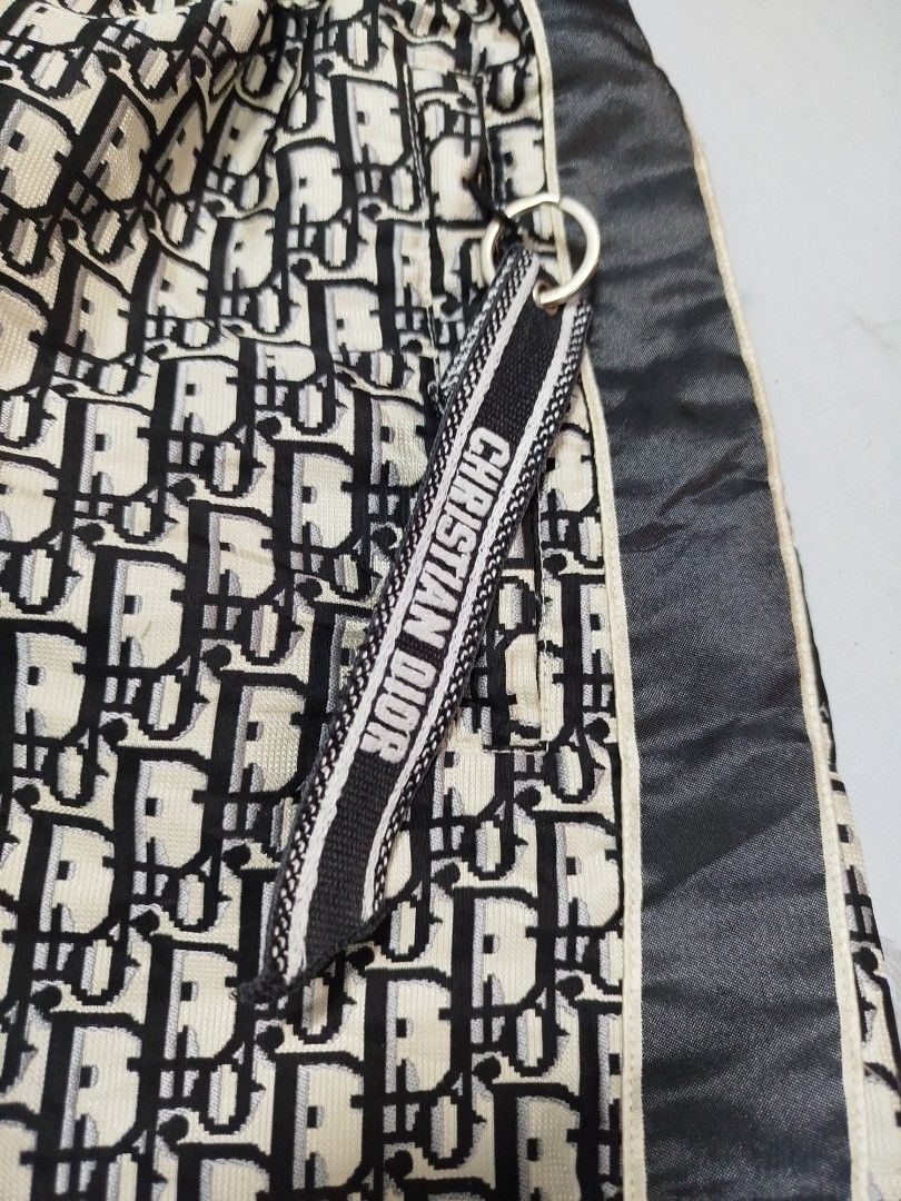 Dior Oblique Print Technical Taffeta Shorts (Category: Shorts) located in Bayombong. Submitted by Gentlemans_ClosEt (Listing ID 1462182827, Image 3). Description: Dior Oblique Print Technical Taffeta Shorts WAIST: 26-30 LENGTH: 13 EXCELLENT CONDITION NO ISSUE.