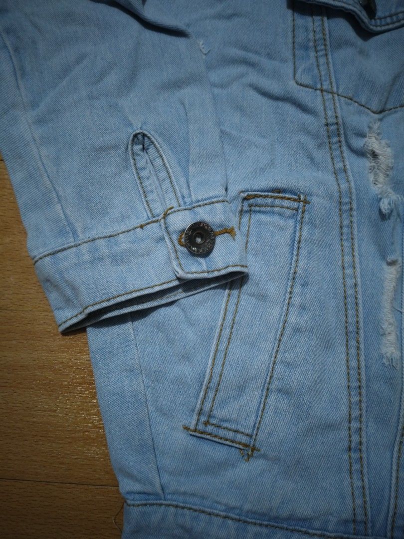 DISTRESSED DENIM JACKET (Category: Coats, Jackets and Outerwear) located in Manila. Submitted by friperie. (Listing ID 1462128926, Image 3). Description: Disclaimer: Product Color May Slightly Vary Due to Photographic Lighting Sources or Your Monitor Settings issue missing one button Dm for other pictures or details..